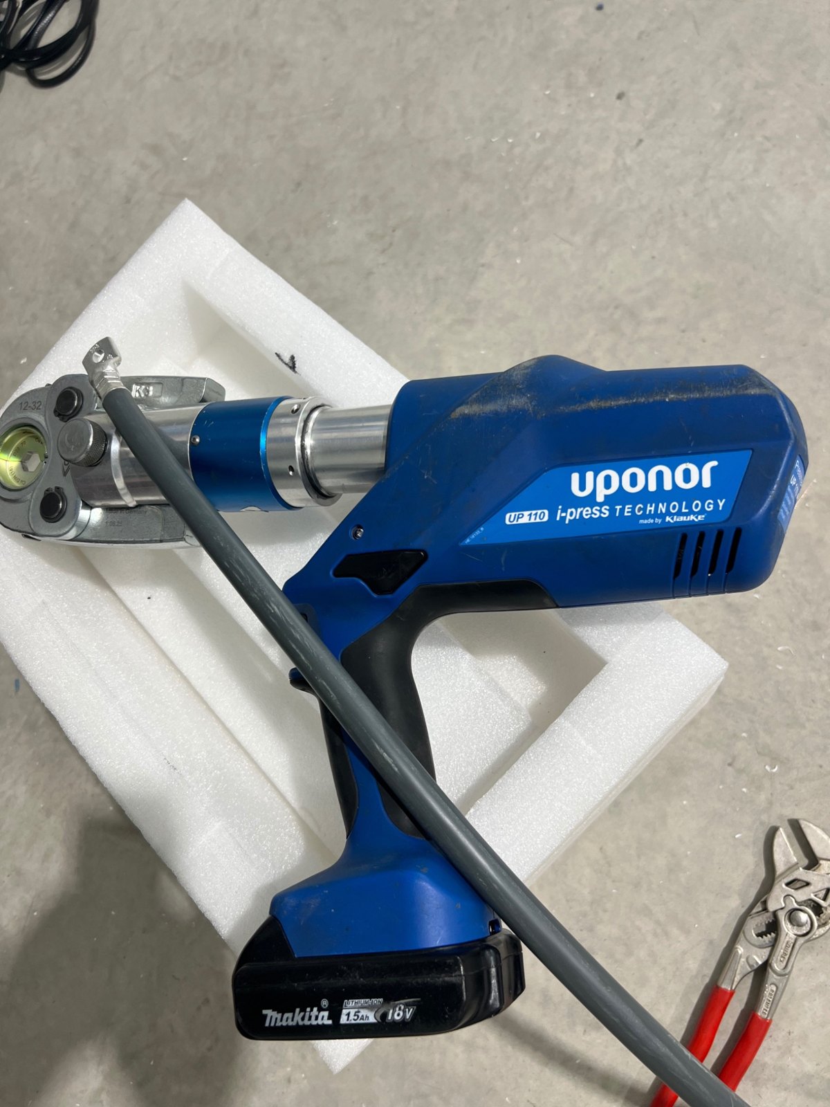 Professionele Uponor Klauke elektrohydraulische accupers voor zware kabelverbindingen